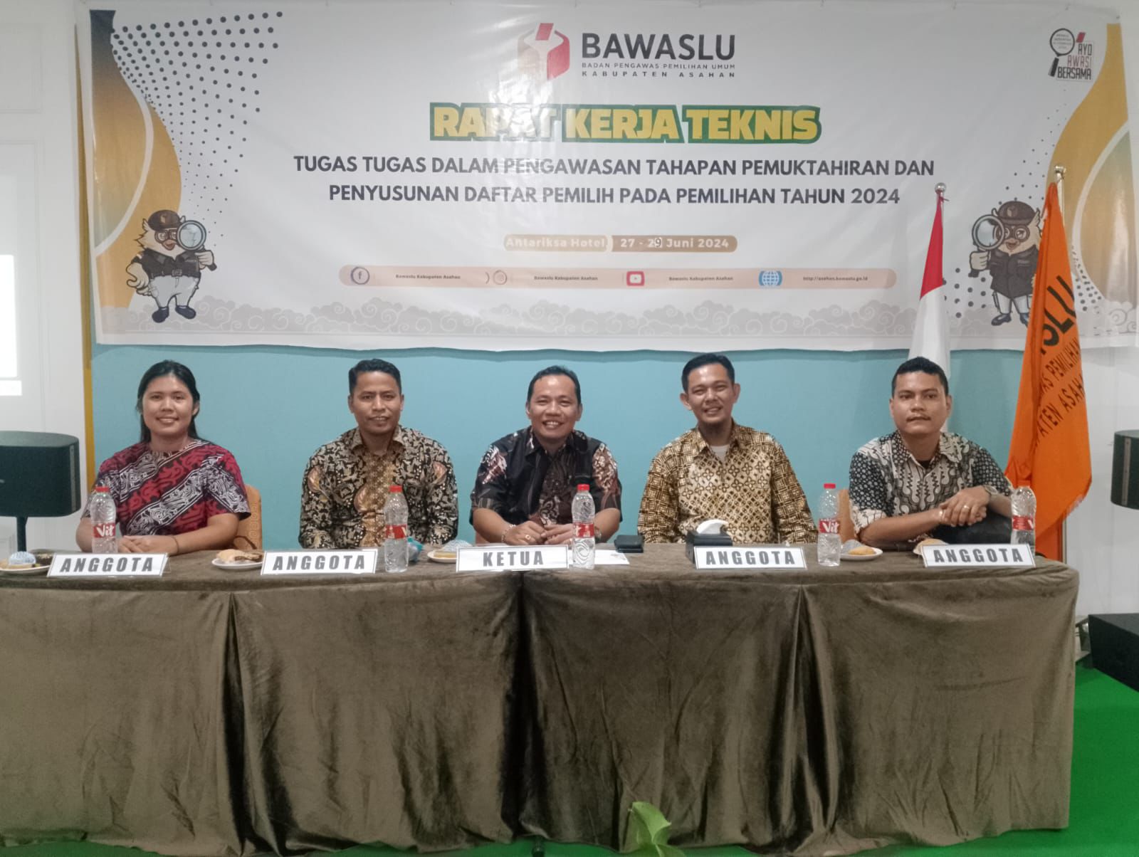 Ketua dan Anggota Bawaslu Kabupaten Asahan dan NarasumberK