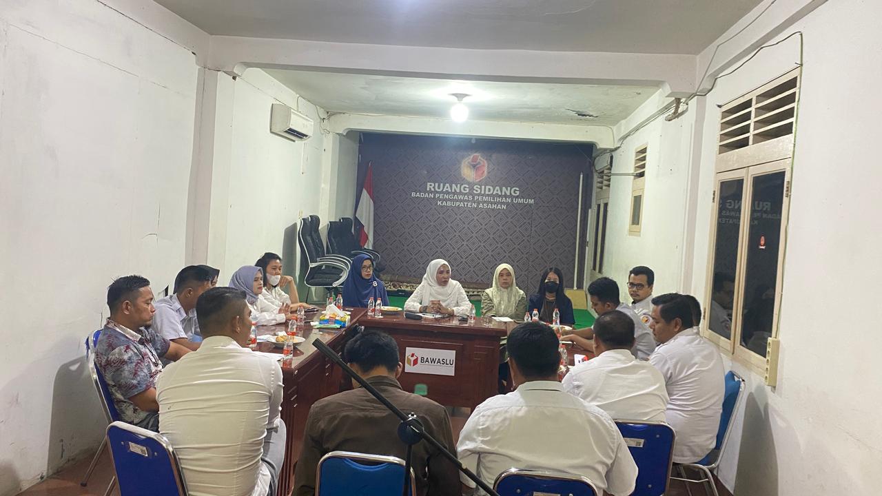 Bawaslu Kabupaten Asahan Gelar Rapat Peningkatan Kapasitas Sekretariat